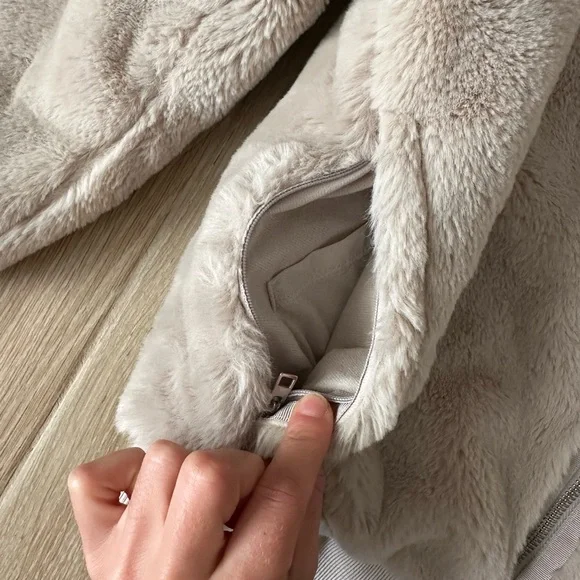 ATHLETA Faux Fur Zip Up Hoodie with zipper pockets and hidden mesh pocket - Picture 5 of 12